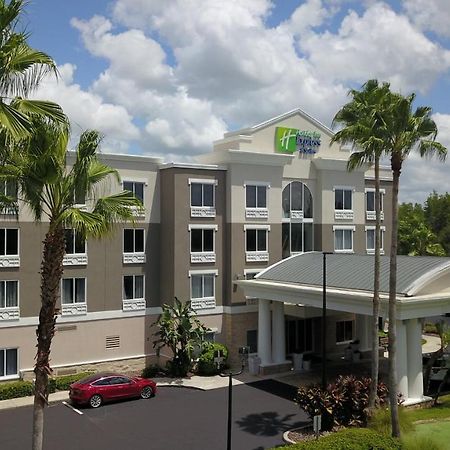 Holiday Inn Express And Suites Tampa I-75 At Bruce B. Downs By Ihg Exterior photo