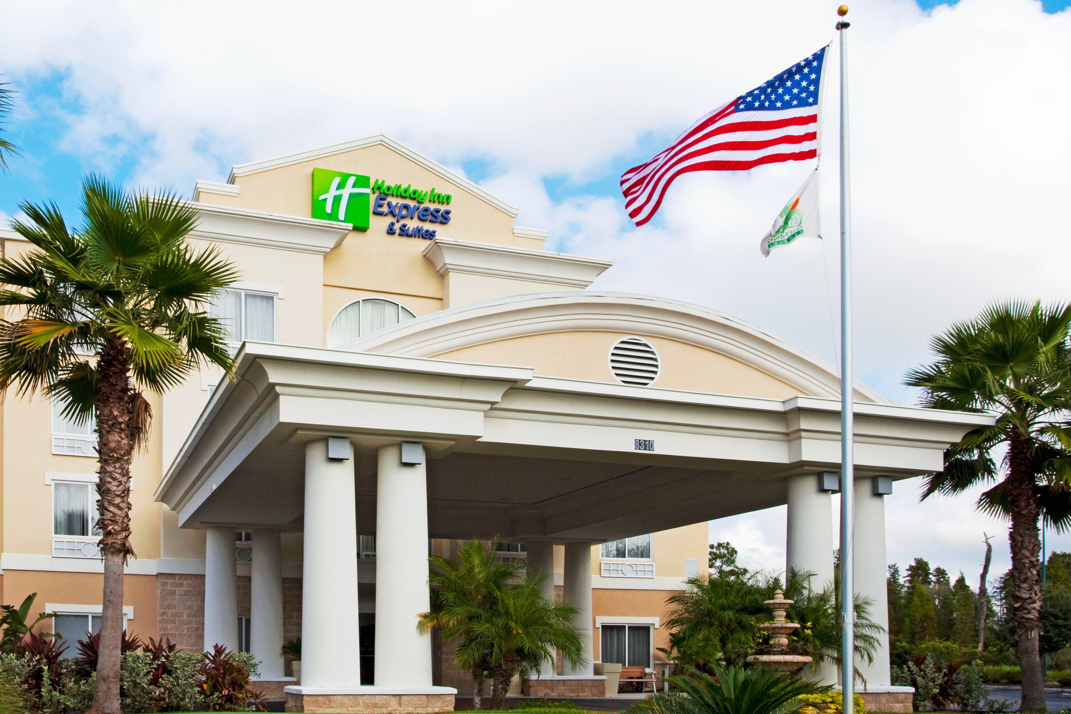 Holiday Inn Express And Suites Tampa I-75 At Bruce B. Downs By Ihg Exterior photo